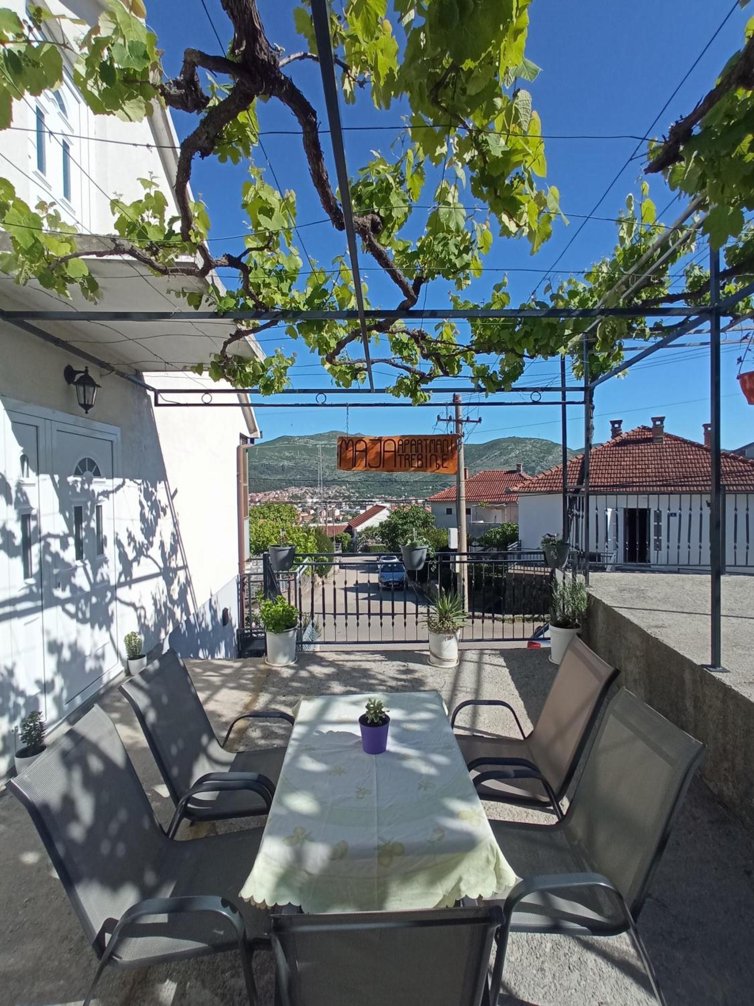 Apartman Maja Требине Екстериор снимка